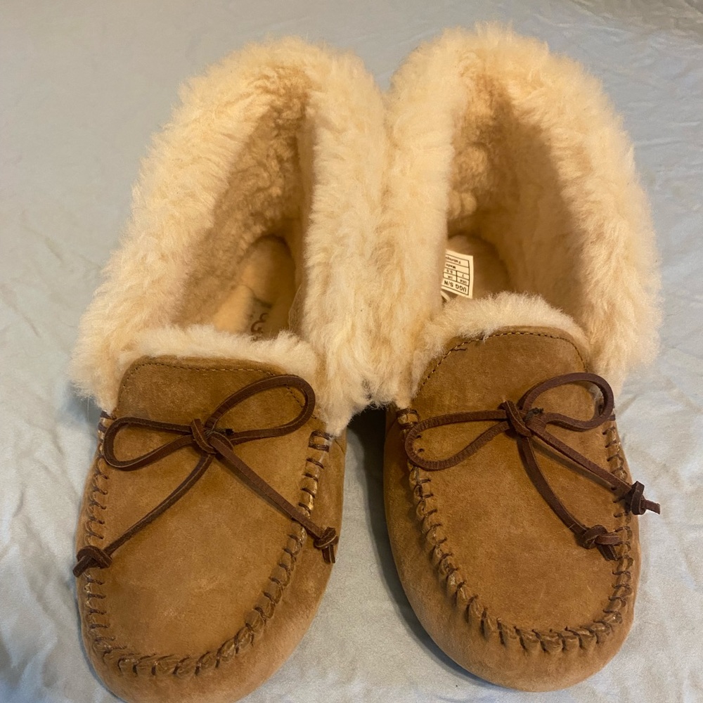 UGG women’s Alena Slipper